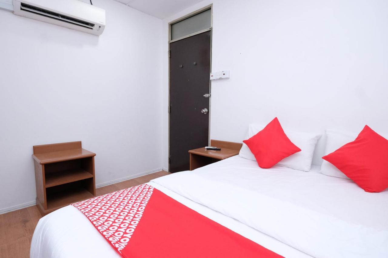 Oyo 715 Mr J Hotel Kota Bharu Extérieur photo