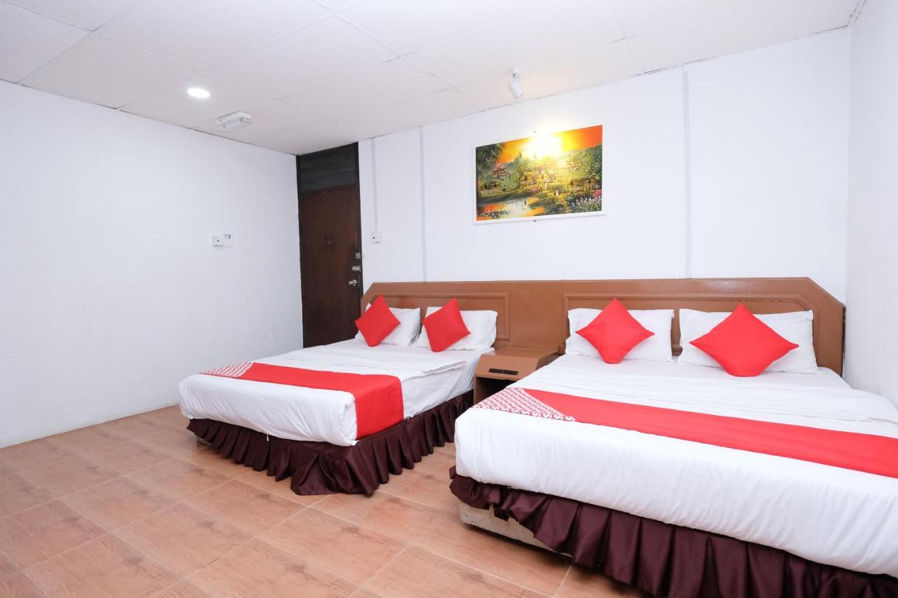 Oyo 715 Mr J Hotel Kota Bharu Extérieur photo