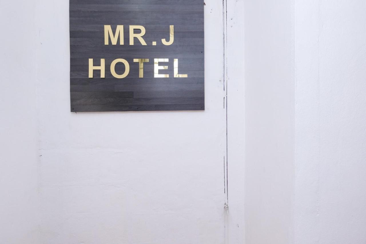 Oyo 715 Mr J Hotel Kota Bharu Extérieur photo