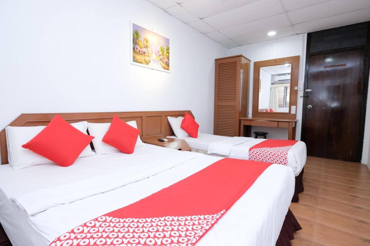 Oyo 715 Mr J Hotel Kota Bharu Extérieur photo