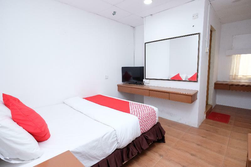 Oyo 715 Mr J Hotel Kota Bharu Extérieur photo