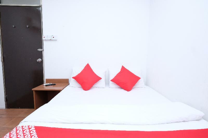 Oyo 715 Mr J Hotel Kota Bharu Extérieur photo