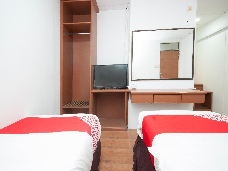 Oyo 715 Mr J Hotel Kota Bharu Extérieur photo